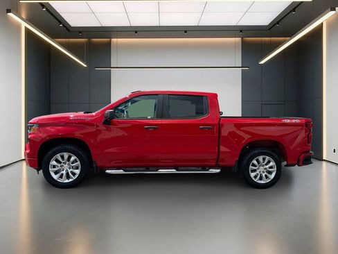Used 2023 Chevrolet Silverado 1500 Custom AWD/4WD image 2