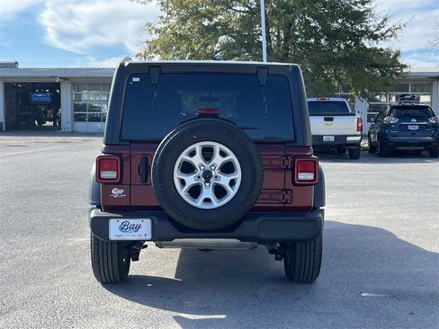 Used 2021 Jeep Wrangler Unlimited Islander image 4