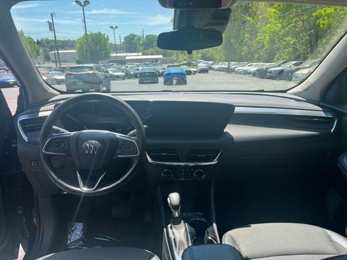 Used 2025 Buick Encore GX Preferred image 28