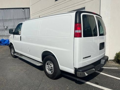 Used 2025 Chevrolet Express 2500 w/ Driver Convenience Package RWD image 3