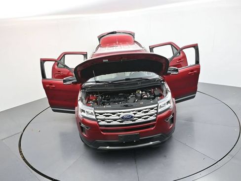 Used 2018 Ford Explorer XLT w/ Equipment Group 202A FWD image 43