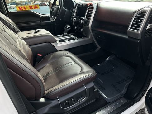 Used 2015 Ford F150 Platinum w/ Equipment Group 701A Luxury image 17