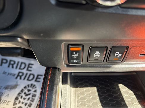 Used 2022 Nissan Frontier PRO-4X image 25