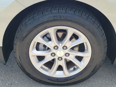 Used 2019 Chevrolet Equinox LT FWD image 7