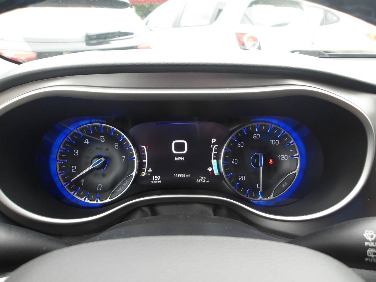 Used 2021 Chrysler Pacifica Touring-L FWD image 11
