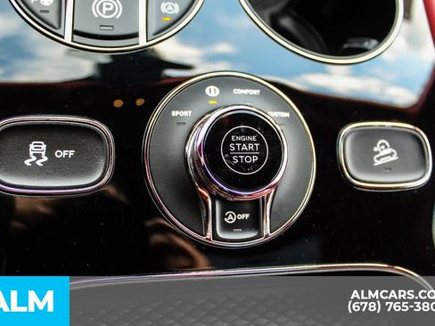 Used 2023 Bentley Bentayga image 41