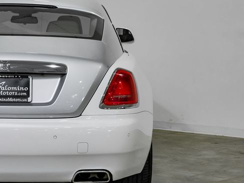 Used 2016 Rolls-Royce Wraith RWD image 34