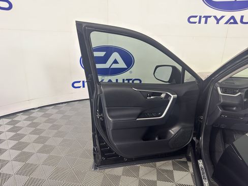 Used 2024 Toyota RAV4 XLE w/ Convenience Package FWD image 14