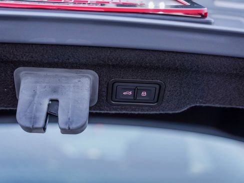 Used 2018 Audi A8 L 4.0T image 40