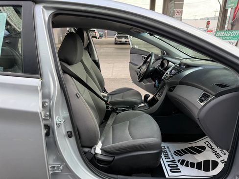 Used 2013 Hyundai Elantra GLS w/ Preferred Pkg FWD image 20