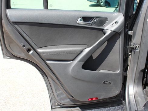 Used 2014 Volkswagen Tiguan SEL image 13