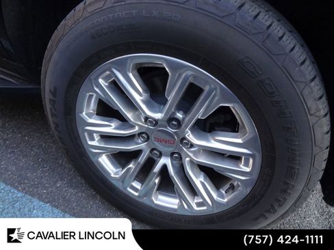 Used 2023 GMC Yukon SLT w/ SLT Luxury Package RWD image 12
