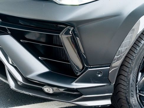 Used 2024 Lamborghini Urus Performante AWD/4WD image 29