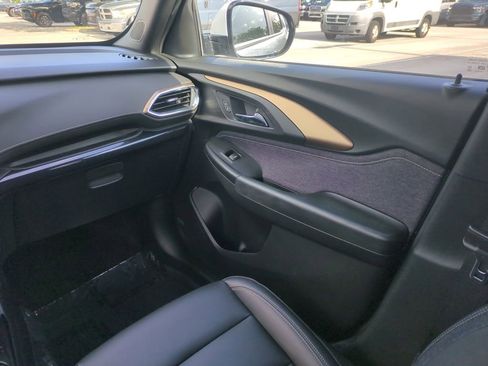 Used 2021 Chevrolet TrailBlazer ACTIV w/ Sun and Liftgate Package FWD image 19