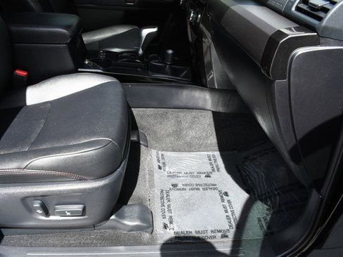 Certified 2021 Toyota 4Runner TRD Off-Road Premium w/ Moonroof Package image 26