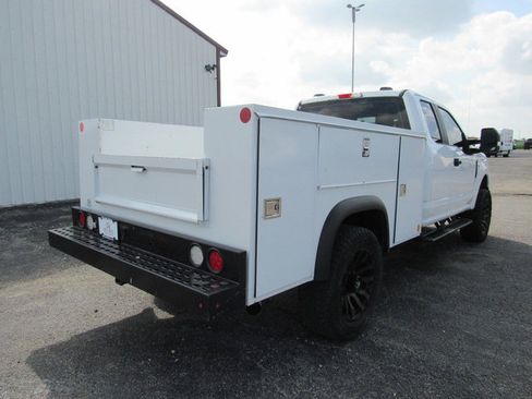 Used 2020 Ford F250 XL w/ Power Equipment Group AWD/4WD image 3