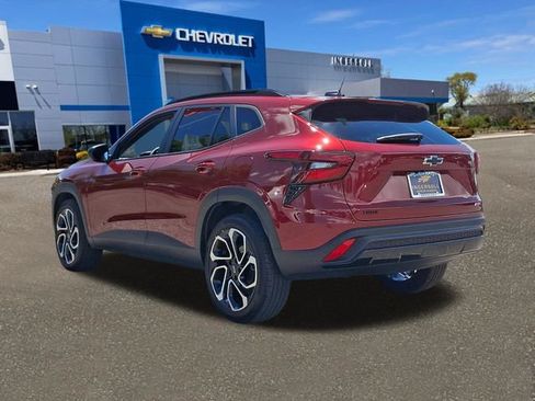 Used 2024 Chevrolet Trax RS w/ Sunroof Package FWD image 24