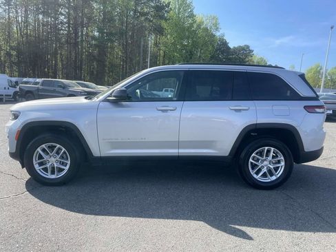 Used 2025 Jeep Grand Cherokee Laredo X image 6