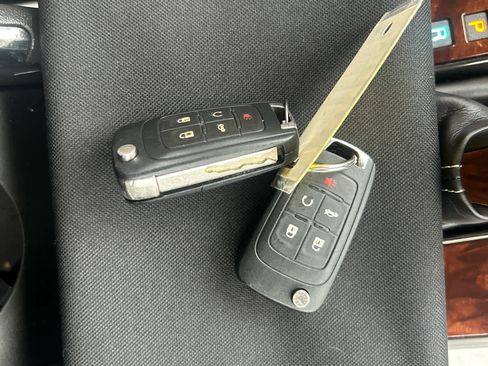 Used 2010 Buick LaCrosse CXL w/ Luxury Package image 21