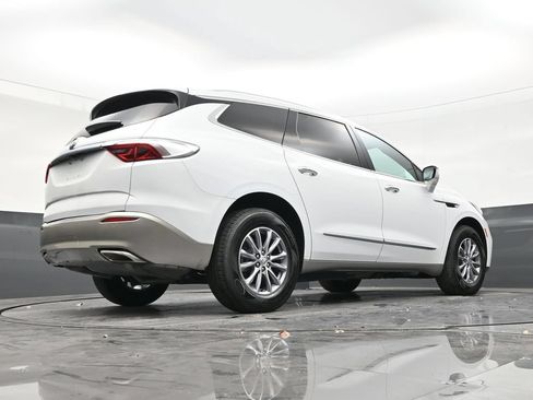 Used 2023 Buick Enclave Essence FWD image 25