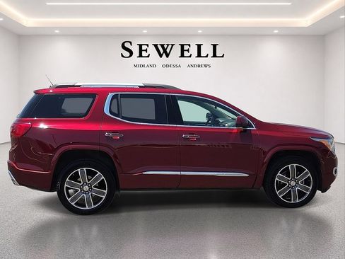 Used 2018 GMC Acadia Denali w/ Technology Package FWD image 5