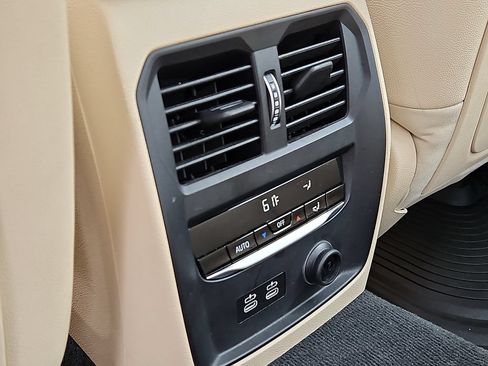 Used 2020 BMW 330i xDrive Sedan w/ Convenience Package AWD/4WD image 11