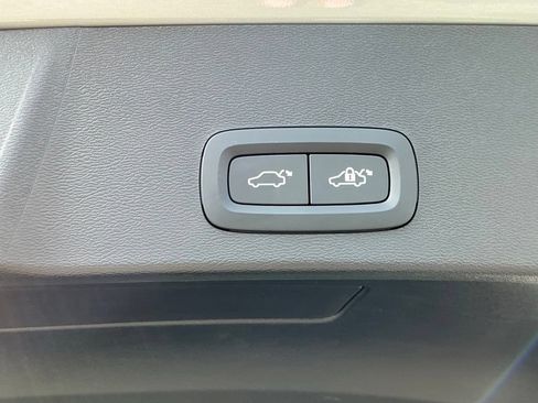Used 2026 Volvo XC40 B5 Plus AWD/4WD image 26