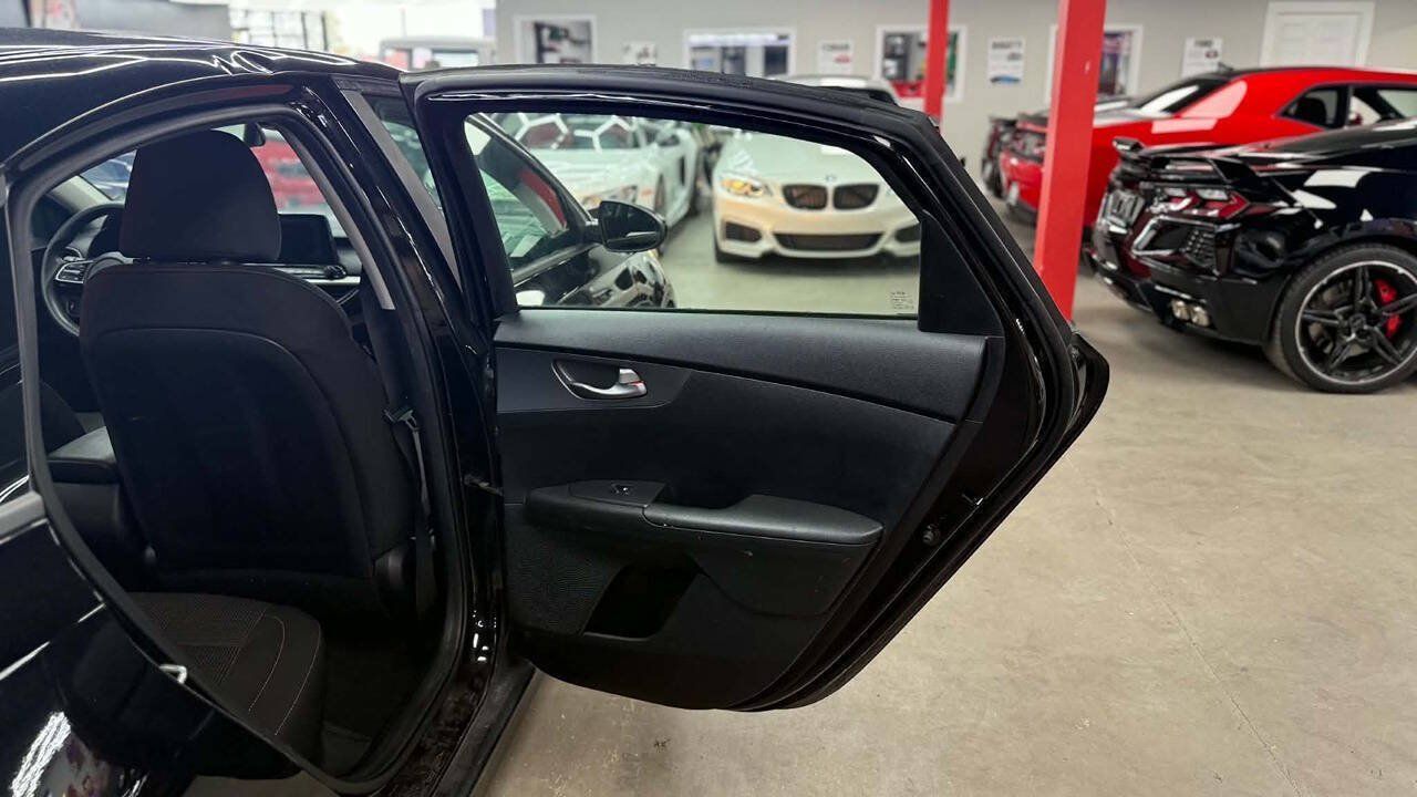 Used 2019 Kia Forte Sedan FWD image 16