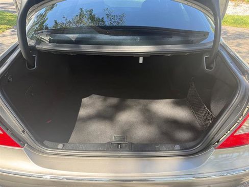 Used 2008 Mercedes-Benz E 350 Luxury image 16