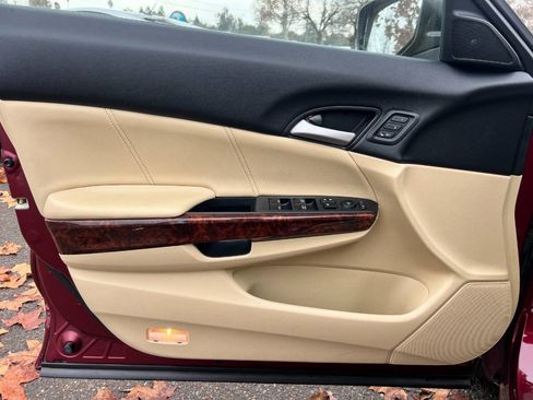 Used 2011 Honda Crosstour EX-L image 23