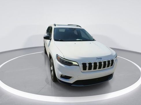 Used 2022 Jeep Cherokee Limited image 3