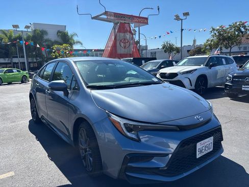Used 2026 Toyota Corolla SE w/ SE Package FWD image 2