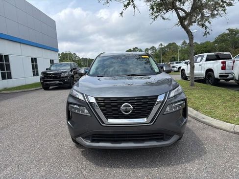 Used 2021 Nissan Rogue SV FWD image 2