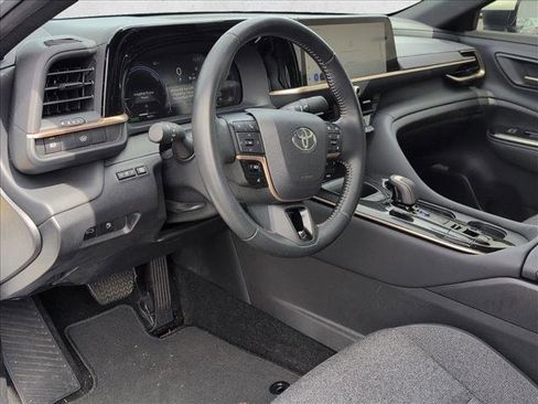 Used 2024 Toyota Crown XLE image 10