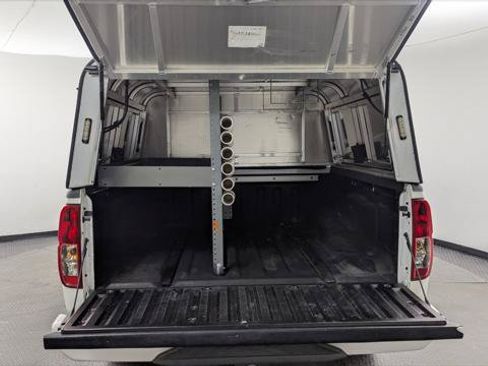 Used 2021 Nissan Frontier SV w/ Midnight Edition Floor Mats AWD/4WD image 18