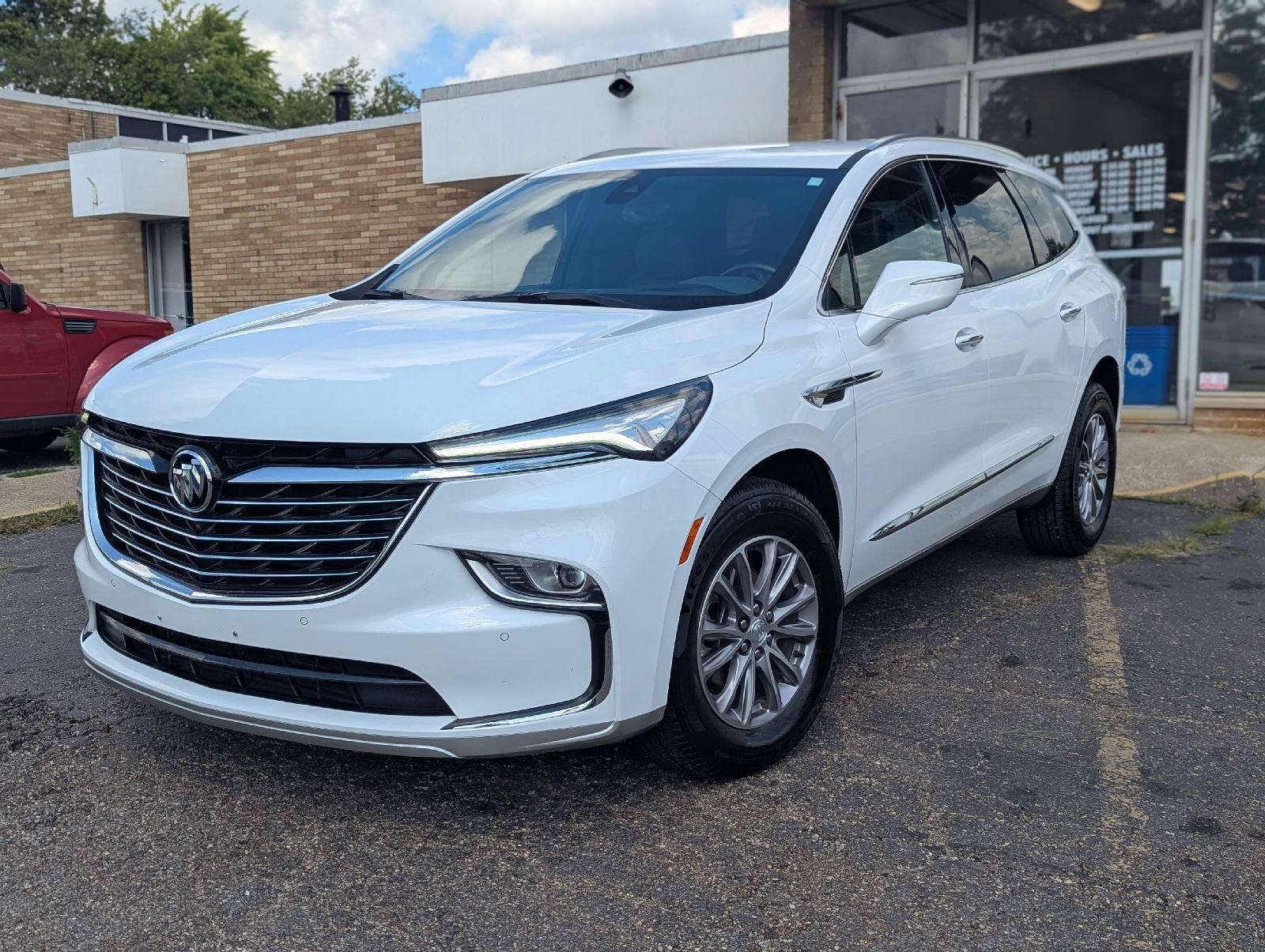 Used 2022 Buick Enclave Premium FWD image 8