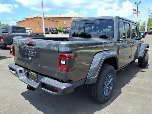New 2026 Jeep Gladiator Sport AWD/4WD image 3