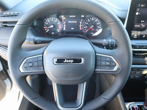 New 2026 Jeep Compass Latitude image 3