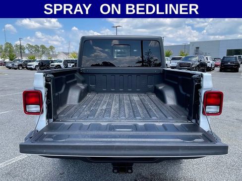 Used 2021 Jeep Gladiator Sport AWD/4WD image 7