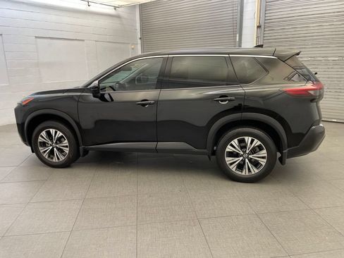 Used 2021 Nissan Rogue SV FWD image 12