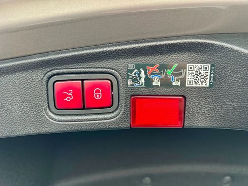 Used 2023 Mercedes-Benz C 300 4MATIC Coupe w/ AMG Line image 46