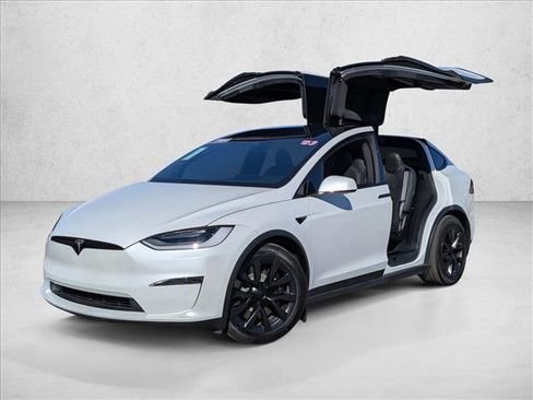 Used 2023 Tesla Model X image 2