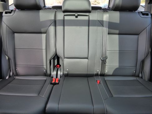 Certified 2023 Volkswagen Atlas SEL R-Line image 13