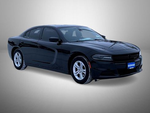Used 2019 Dodge Charger SXT image 3