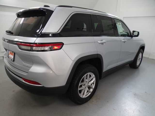 Certified 2023 Jeep Grand Cherokee Laredo X AWD/4WD image 23