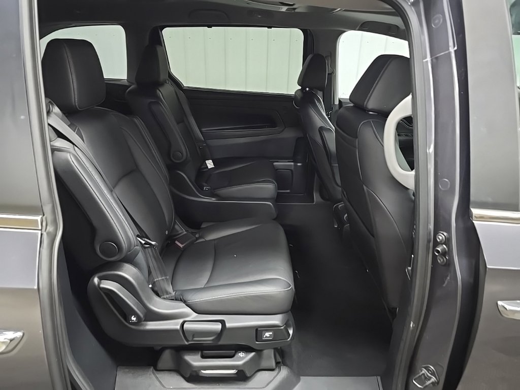 Used 2024 Honda Odyssey Touring image 18
