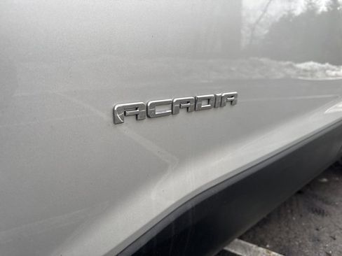 Used 2018 GMC Acadia SLE image 27