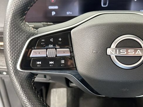 Used 2023 Nissan Ariya FWD image 20
