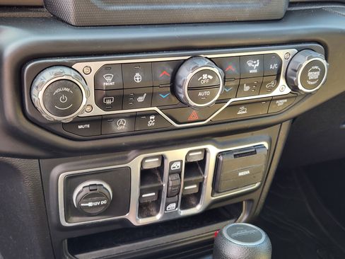 Used 2020 Jeep Gladiator Sport w/ Quick Order Package 24S AWD/4WD image 20
