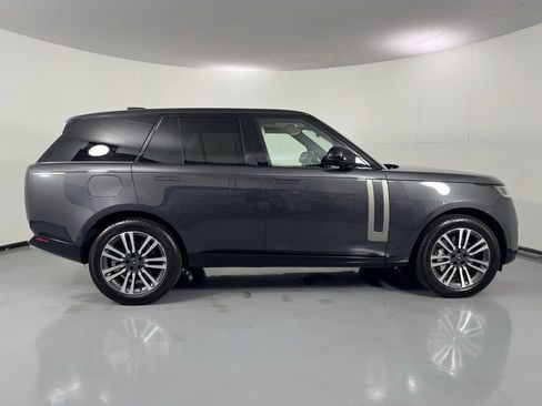 Used 2024 Land Rover Range Rover SE AWD/4WD image 5